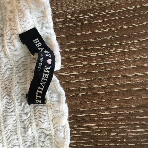 Brandy Melville Off the shoulder top - Picture 4 of 5